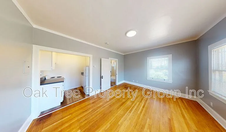 535 41st St #17 — Photo 3