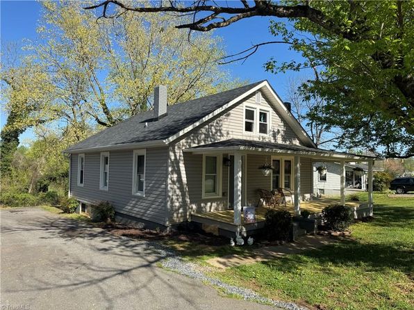 1230 N Bridge St, Elkin, NC 28621