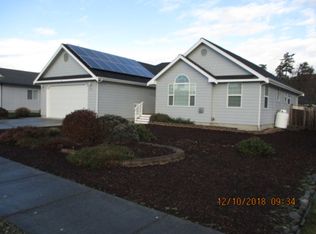 952 E Willow St, Sequim, WA