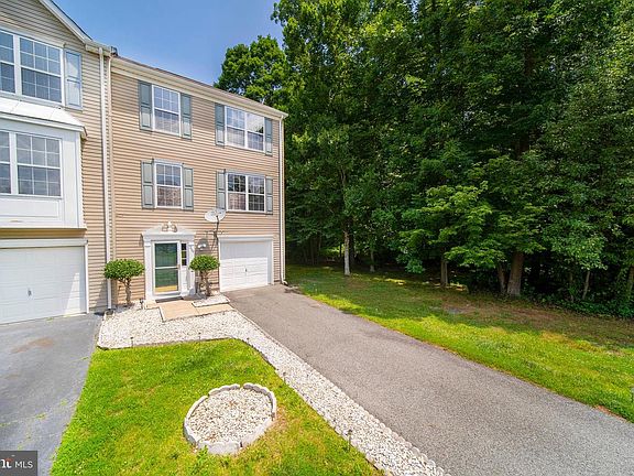 3rd image of 350 N Barrington Ct