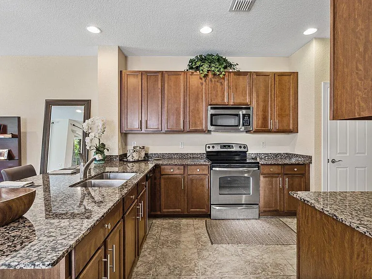 5009 Dulce Ct — Photo 11