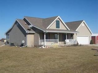 1082 E 3100 North Rd, Clifton, IL 60927