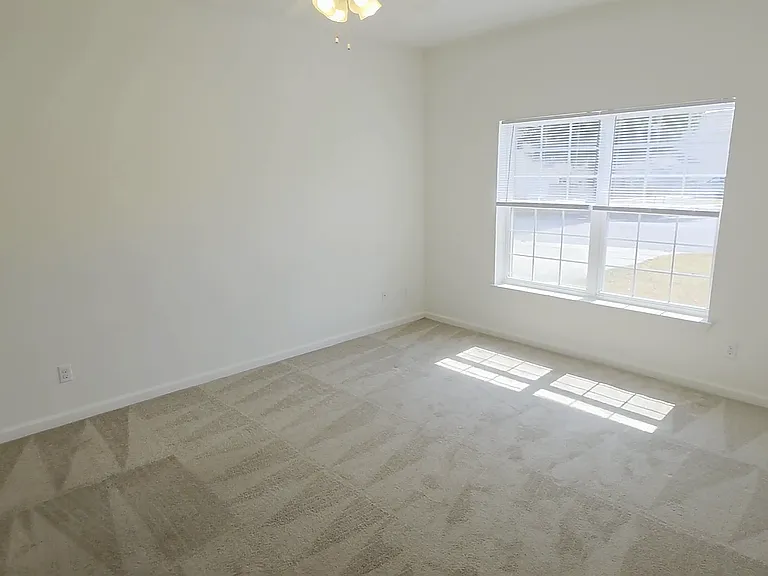 141 Minnesota Cir — Photo 13