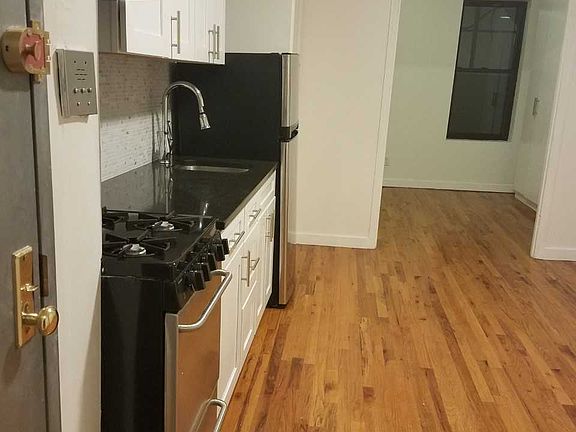 2nd image of 531 W 48th St APT 15