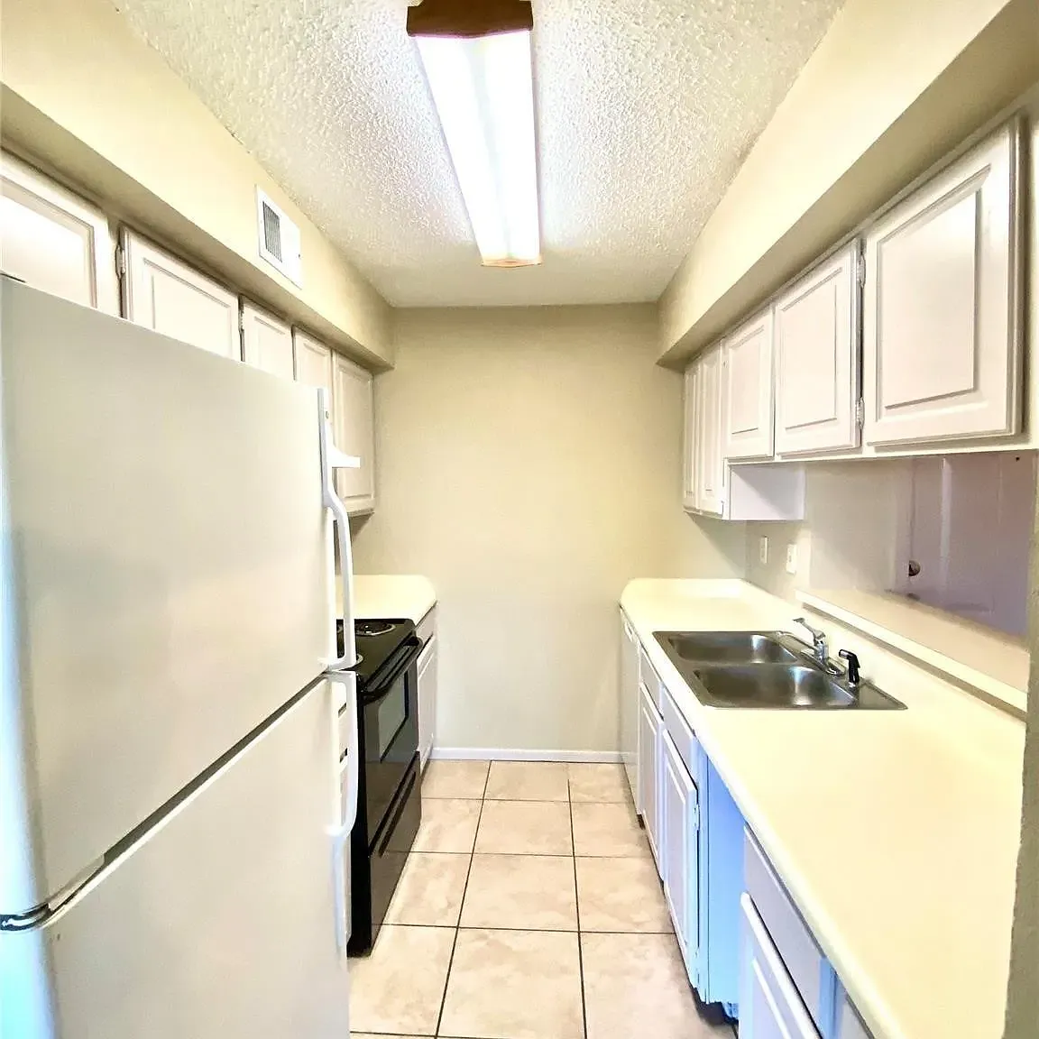 3 bed, 1237 sqft, $1,250 — Photo 1