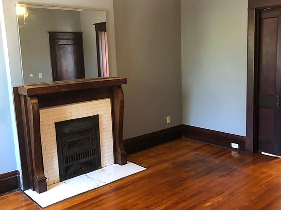 4th image of 2346 Lawrence St #2S