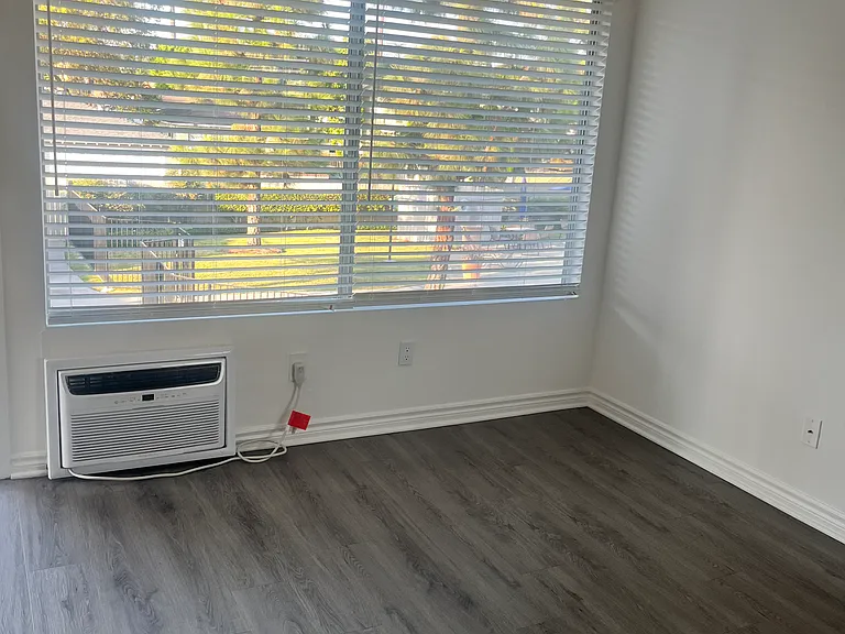 Unit 44 livingroom