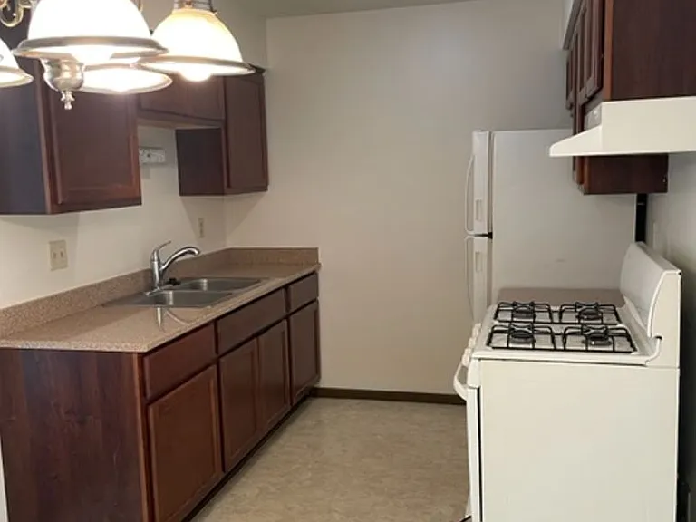 5305 N Lovers Lane Rd — Photo 2