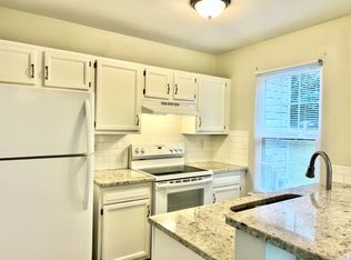 8253 Circle Tree Ln, Charlotte, NC 28277