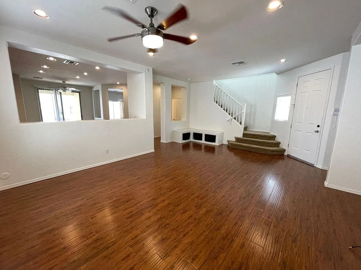 Premium Lot! 3 bed, 2.5 bath, Community Pool — Photo 3