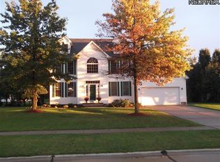 32089 Country Club Dr, Avon Lake, OH 44012