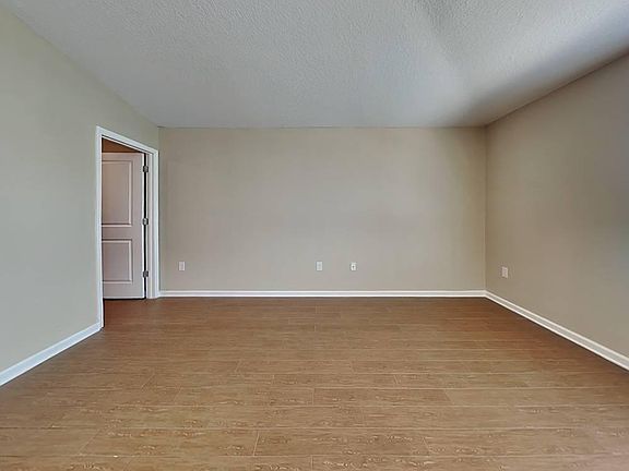 4th image of 1054 Caitlin Loop #1