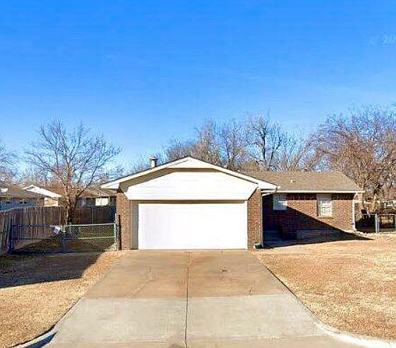 1st image of 603 Crestmoor Dr