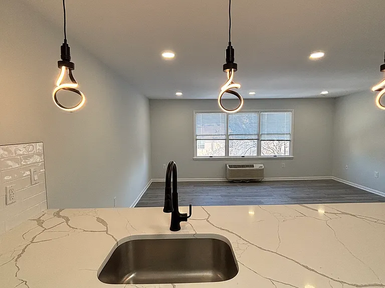 1036 Chancellor Ave #6 — Photo 1
