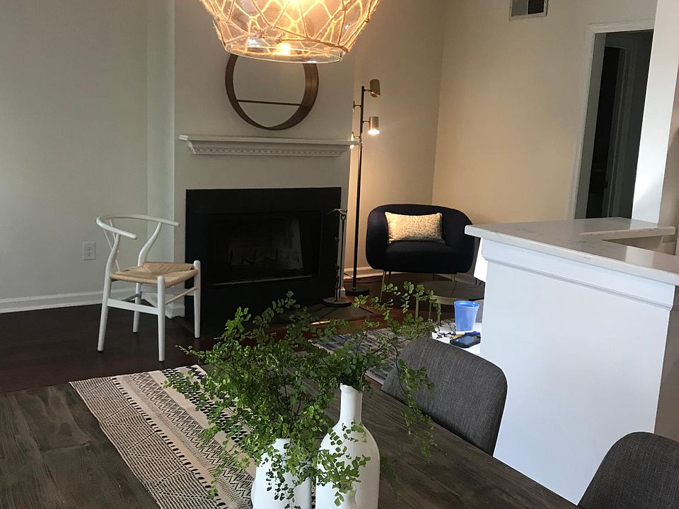 1st image of 1616 18th Ave S #1630