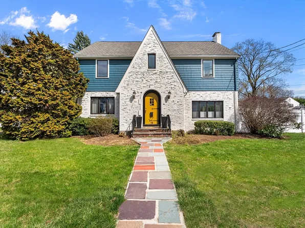 78 Bird St, Needham, MA 02492