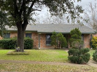 7119 Chinaberry Rd, Dallas, TX 75249