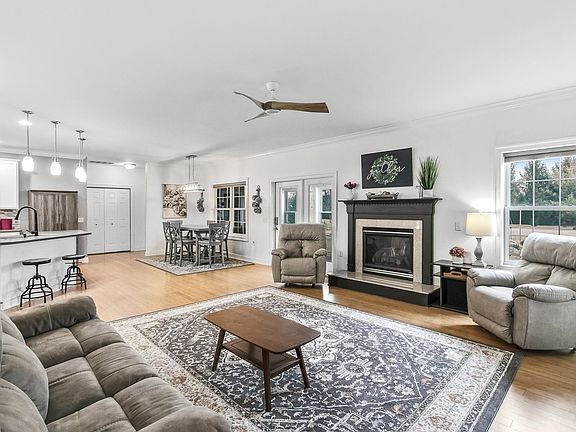 5th image of 3281 Burke Rd