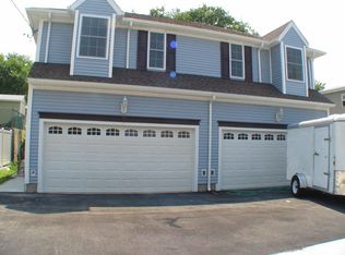 16 Phillips St, Central Falls, RI 02863