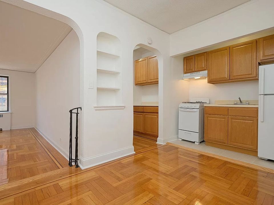 1st image of 2415 Creston Ave APT 55