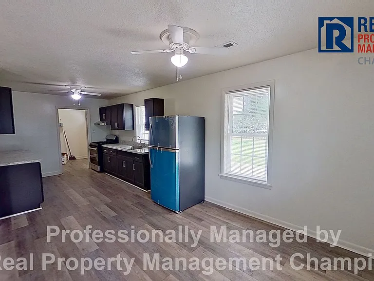 2909 Spaulding Dr — Photo 4