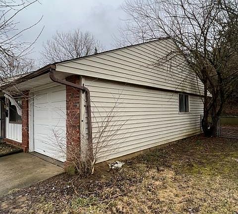 3rd image of 1005 Huffman Ct