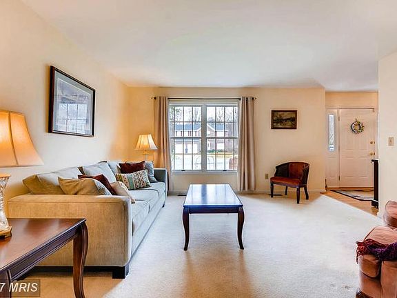 5th image of 312 Sedgefield Ct