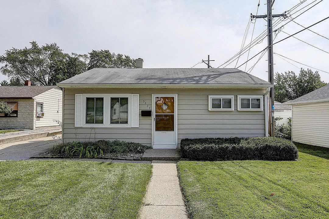 3424 S 63rd St photo 1
