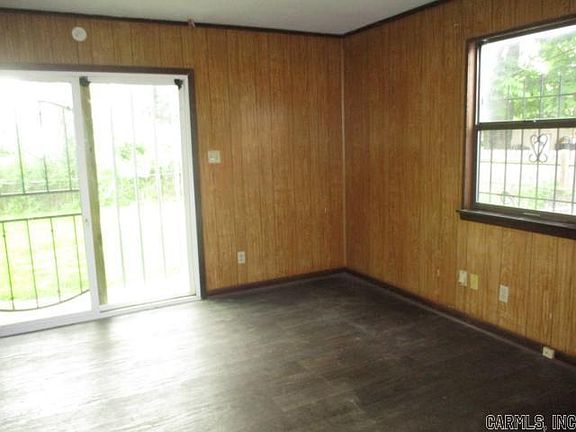 3rd image of 2111 Whyte Dr