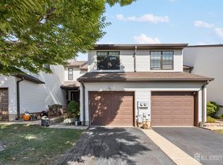215 Longwood Dr, Manalapan, NJ 07726
