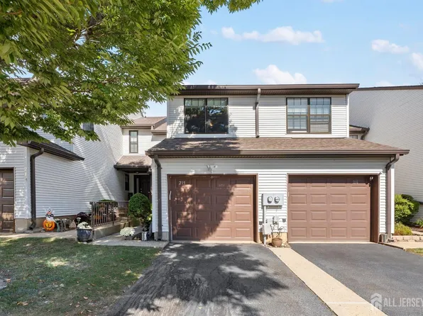 215 Longwood Dr, Manalapan, NJ 07726