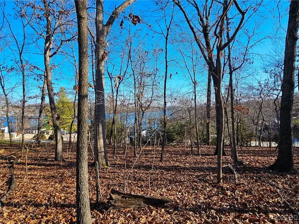 531 Grand View Dr, Sunrise Beach, MO 65079