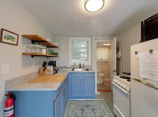 33 Warren Ave, Middletown, RI 02842