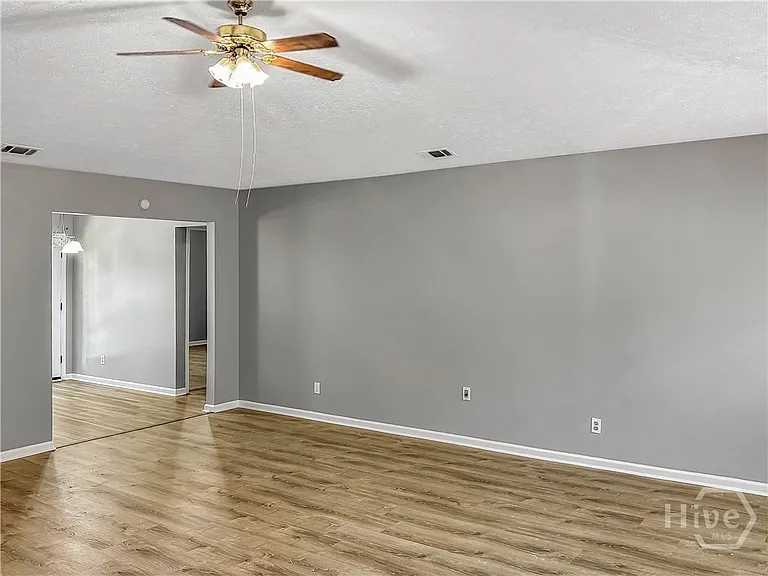 254 Bordeaux Ln — Photo 5