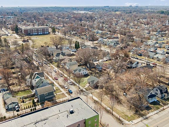 4th image of 1815 Queen Ave N