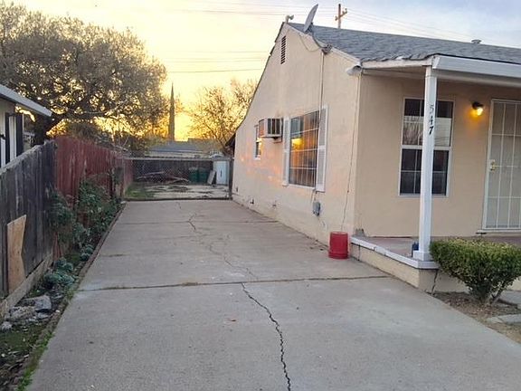 4th image of 547 Grattan Ave