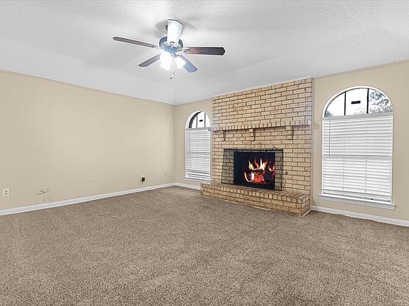 5th image of 2502 Sam Houston Dr