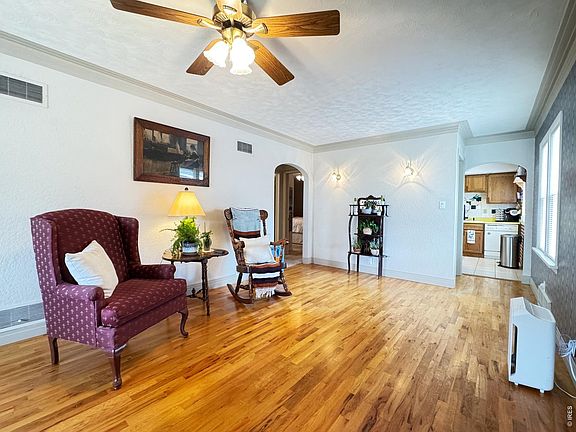 5th image of 322 Euclid St