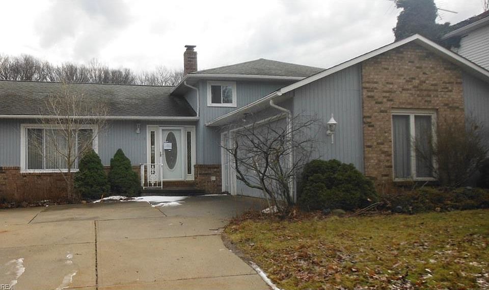 1st image of 2115 Apple Dr