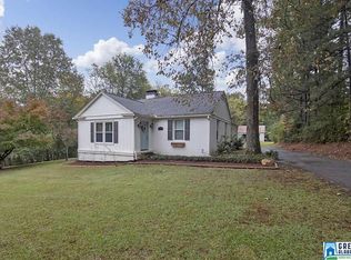 1098 Hillcrest Dr, Bessemer, AL 35022