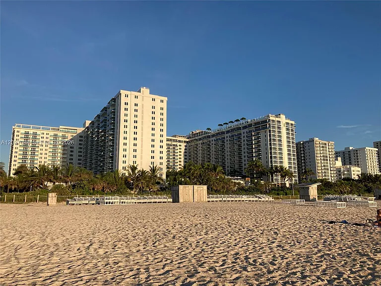 2301 Collins Ave #614 — Photo 9