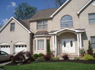 34 Melbloum Ln, Edison, NJ 08837