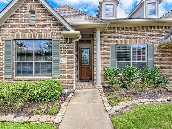 3rd image of 108 Grand Creek Dr