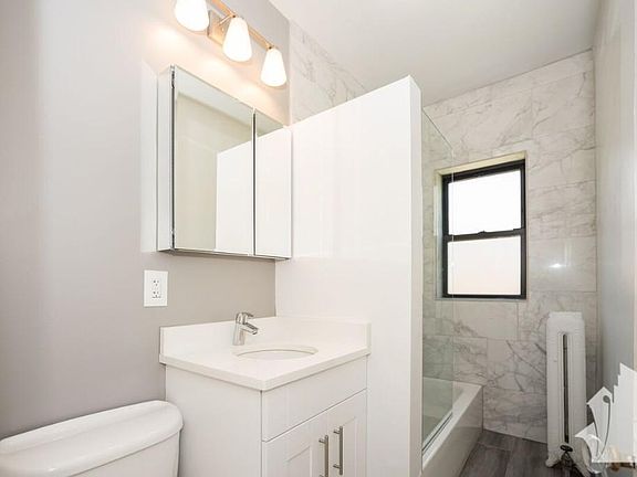 3rd image of 624 W Stratford Pl #26-2W