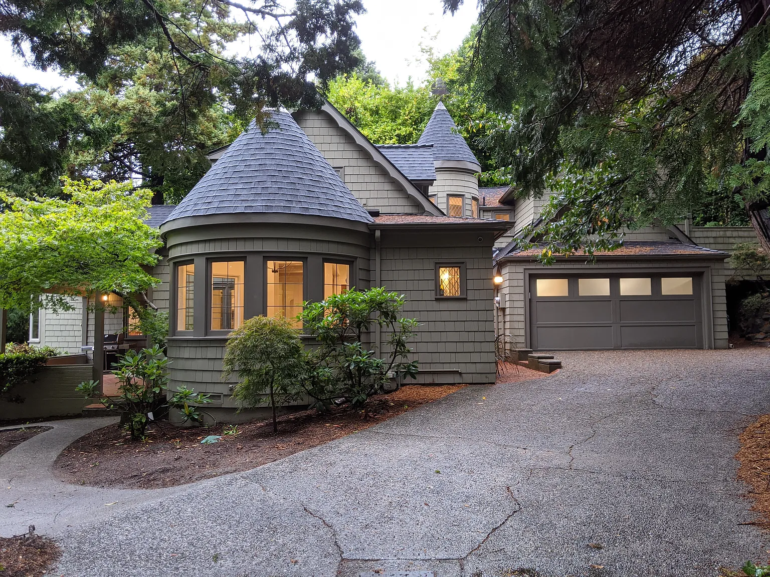 4 bed, 2.5 bath, 3479 sqft, $7,495 — Photo 1