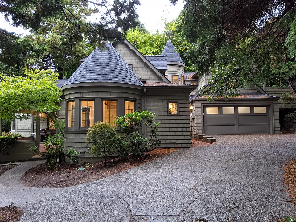 2830 46th Ave W