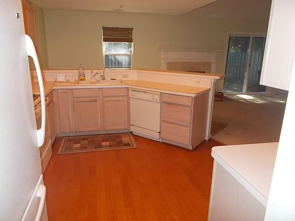 5th image of 44 Chinaberry Dr