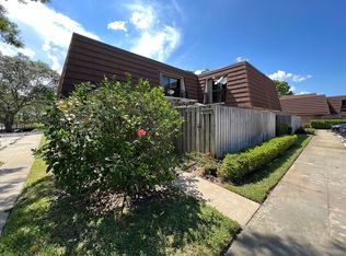 2422 24th Ln, Palm Beach Gardens, FL 33418