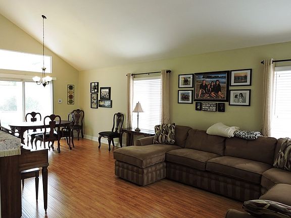 5th image of 13713 Dogwood Ct