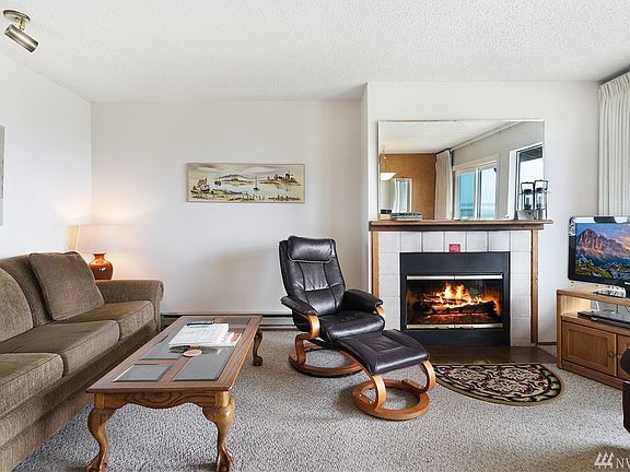 5th image of 4890 Railroad Ave #C 36